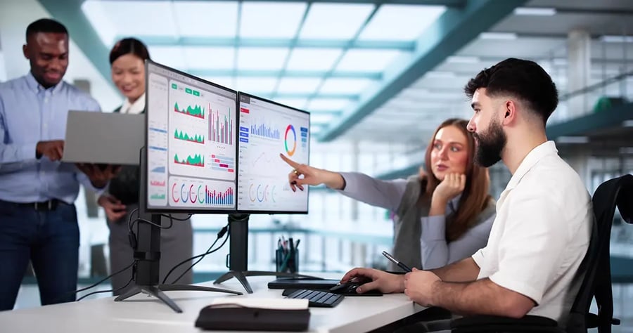 Hybrid Payroll Model: Balancing Global Strategy and Local Needs